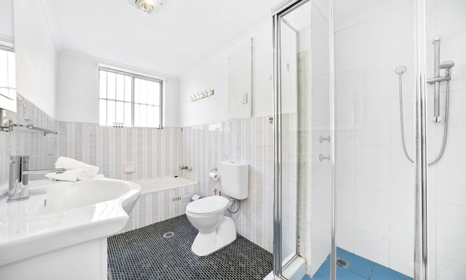 Auburn Apartment | Centrally located Stylish 2 bedroom home