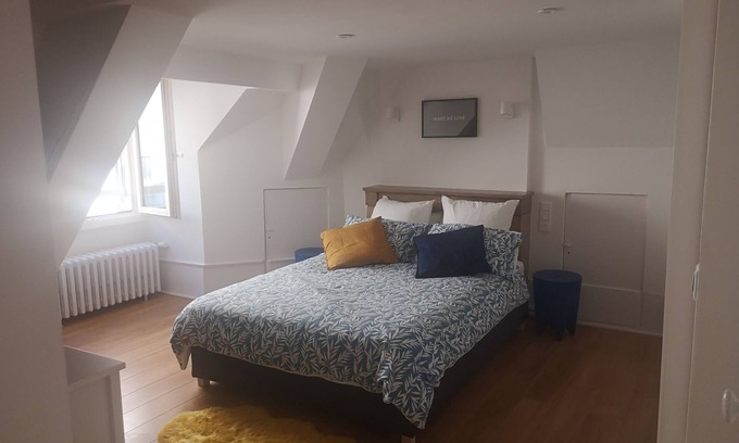 Besancon Old Town Apartment | Centre Ville Historique - Calme - les Mots Bleus