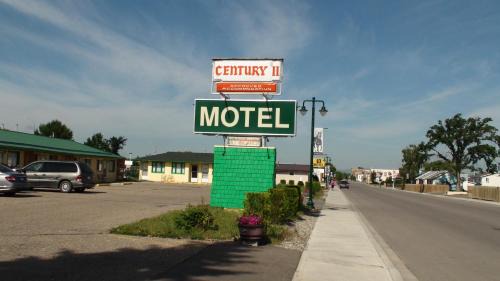 Fort Macleod Hotel | Century II Motel