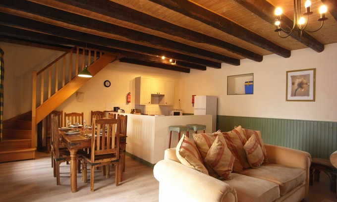 Les Champs-Geraux Cottage | Cerise, family 3 bedroom cottage