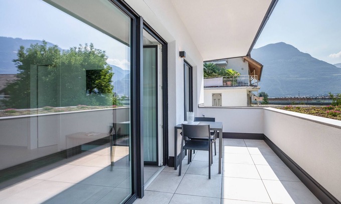 Laives Apartment | Certified Bike Experience: Sun Terrace & Alpine Panorama: Apartments Curti "Waldgrün"