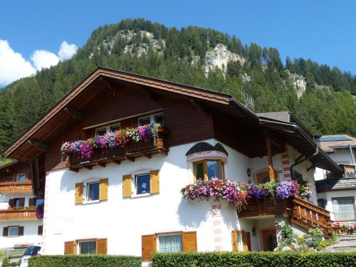Selva di Val Gardena Apartment | Cesa Paula