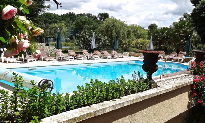 Tournon-Saint-Pierre Other | Château les Vallées