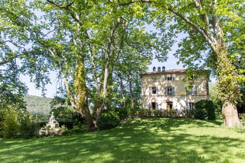 Saint-Antonin-du-Var House | Château Mentone