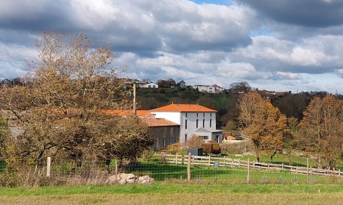 Le Poire-sur-Vie Bed & Breakfast | Chêne en campagne. Breakfast included. Llama breeding