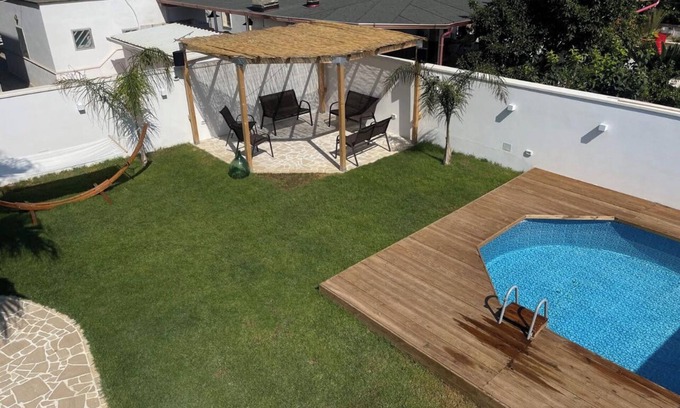 Torricella Villa | Charming detached villa with pool a few steps from the sea