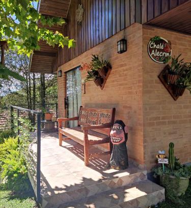 Recanto Araucaria House | Chalé Alecrin, lançamento em conforto e estilo!