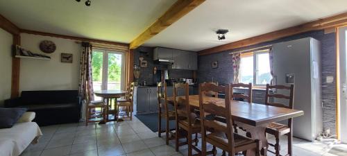 Besse-et-Saint-Anastaise Ski Chalet | Chalet à Besse 10 personnes