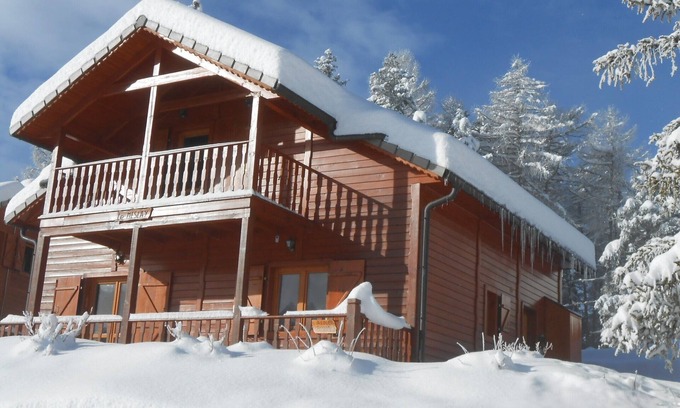 Le Devoluy Ski Chalet | CHALET 2*LUXURY,10 PERS.120m2, WIFI, SAUNA, NETFLIX, RECOMMENDED/ANCIENT RENTERS
