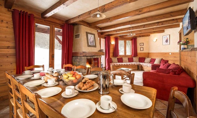 La Perriere Ski Chalet | Chalet, 200m from ski slopes, fitness, terrace, fireplace or stove, parking, tv, ski locker, 160m²