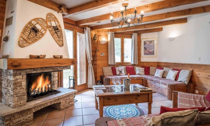 La Perriere Ski Chalet | Chalet, 200m from ski slopes, fitness, terrace, fireplace or stove, parking, tv, ski locker, 165m²