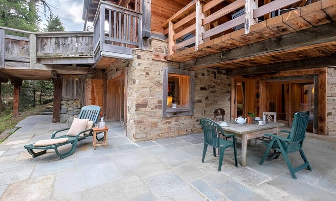Le Lavancher Ski Chalet | Chalet Ananda. 3 bedrooms, bathroom, sauna and terrace
