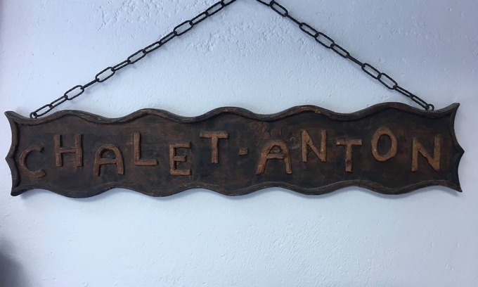 Teola Ski Chalet | Chalet Anton: an oasis in the greennery and snow
