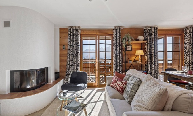 Chesieres Apartment | Chalet apartment with balcony and view of the Alps