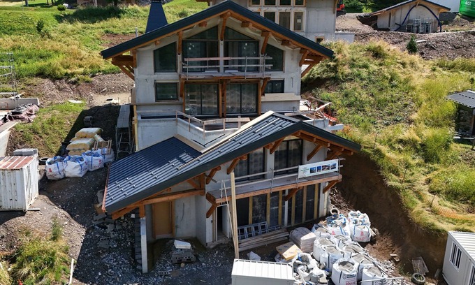 Les Gets Ski Chalet | Chalet APY - Large new chalet with terrace, 6 bedrooms, wifi, balcony etc.