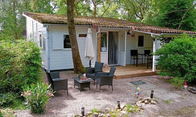 Champs-Romain Ski Chalet | Chalet at camping Le Verdoyer* Dordogne France 4 pers./2 bedrooms