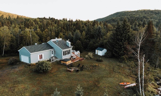 Entrelacs Ski Chalet | Chalet Bouleau, spa, fireplace, lakeside, family-friendly