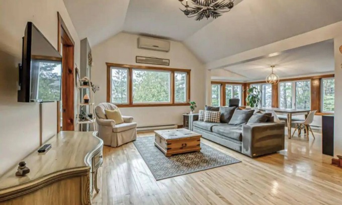 Sainte-Agathe-des-Monts Ski Chalet | Chalet Spacieux Lac des Sables