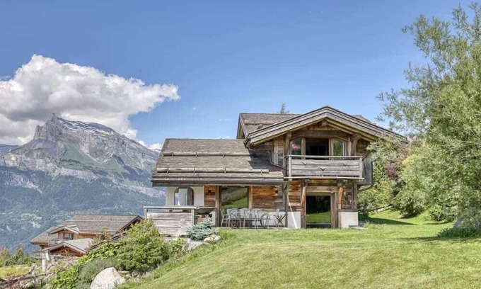 Combloux Ski Chalet | Chalet Carline Summar