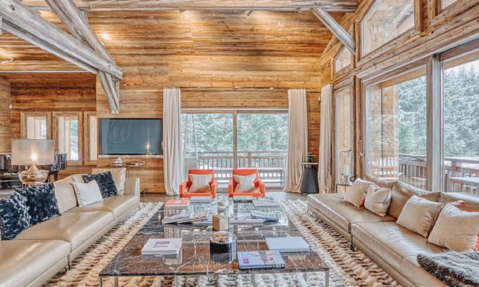 Le Praz Ski Chalet | Chalet Courchevel with 6 spacious bedrooms