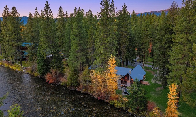 Leavenworth House | Chalet Ferneau - Riverfront, Sauna, Hot Tub, Ski, Golf, Hike