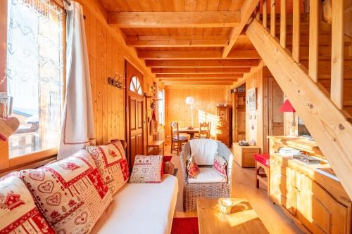 Saint-Laurent-en-Grandvaux House | Chalet L’Embellie - Chalet avec piscine partagée