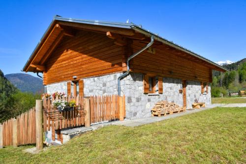Castello Tesino Ski Chalet | Chalet Grifone - Chalet Maso Vecchio nel cuore del Lagorai Trentino
