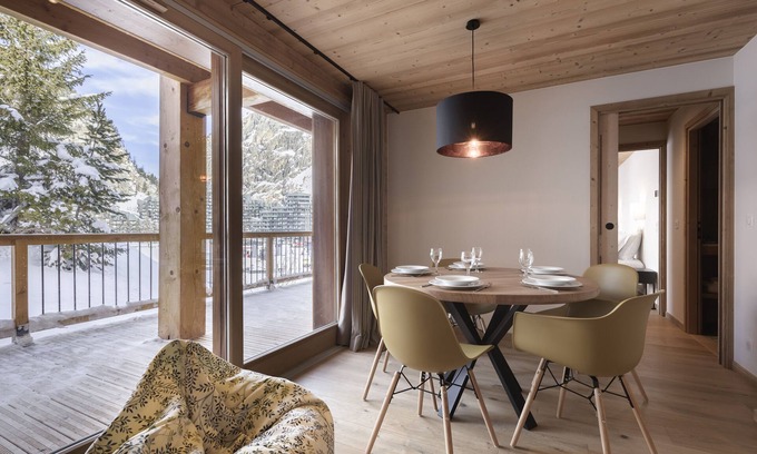 Val-d'Isere Apartment | Chalet Hôtelier 4* Les Équinoxes- Apt 41m² at the foot of the slopes - Swimming pool & Spa