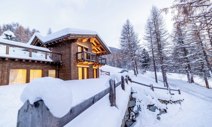 Teola Ski Chalet | "Chalet Imbosc'chè" with Mountain View, Garden & Wi-Fi