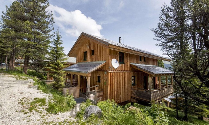 Turracher Hohe Ski Chalet | Chalet in Alps with Sauna near Ski Slopes