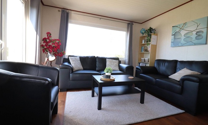 Tzummarum House | Chalet in Friesland near Wadden Sea