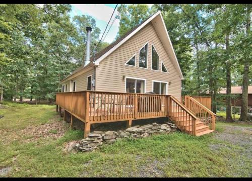 Lackawaxen Ski Chalet | Chalet in Masthope Community