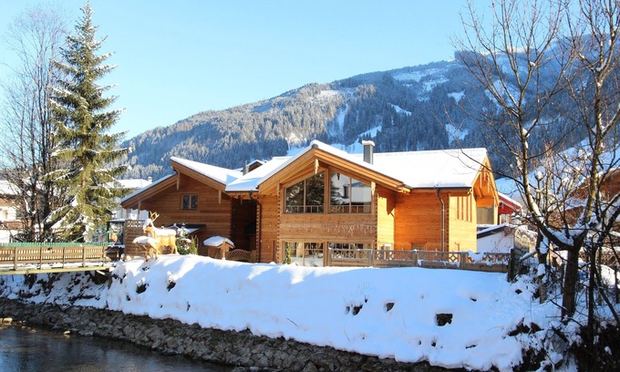 Kaprun Ski Chalet | Chalet in the center of Kaprun with sauna & hot tub