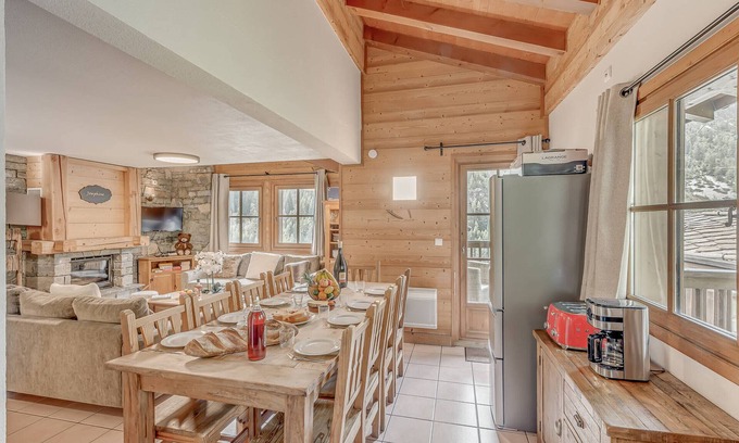 Les Brevieres Ski Chalet | Chalet Joséphine - 108m², 5 Bedrooms, 5 Bathrooms - Ski-in/Ski-out, Jacuzzi, Stunning Views