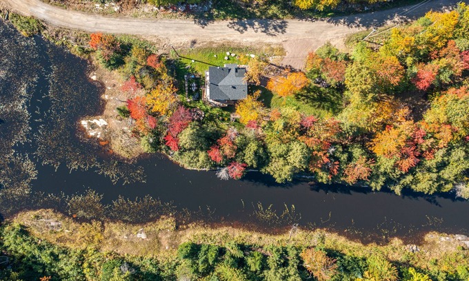Pointe-au-Chene Ski Chalet | Chalet Le Matit for a nature getaway!