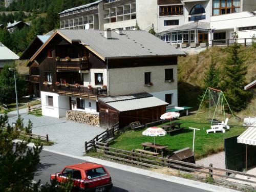 Ceillac Apartment | Chalet les Ombrettes