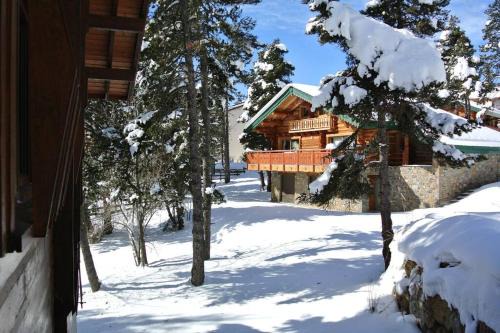 Superbolquere Ski Chalet | Chalet les SORBIERS, en rondins, classé 4*étoiles