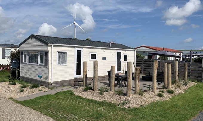 Kamperland Ski Chalet | Chalet Lynn on the beach and sea (Oosterschelde)