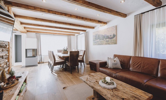 Schuttdorf Ski Chalet | Chalet Molly