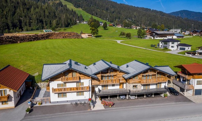 Flachau Apartment | CHALET MONTIS
