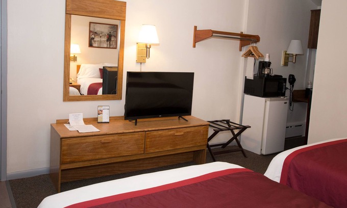Mequon Hotel | Chalet Motel Mequon