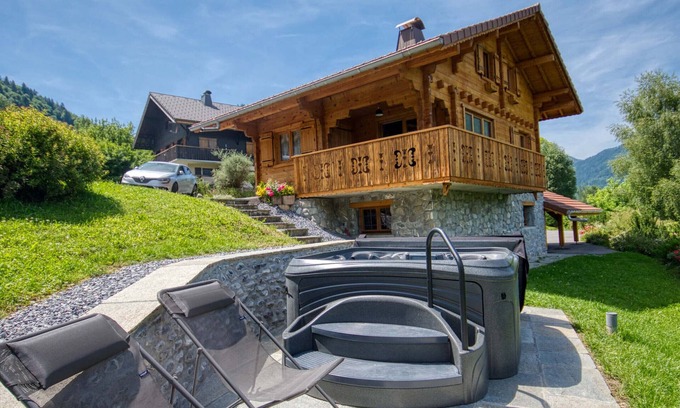 Morillon Ski Chalet | Chalet rénové avec jacuzzi, terrasse, proche ski-bus et télécabine