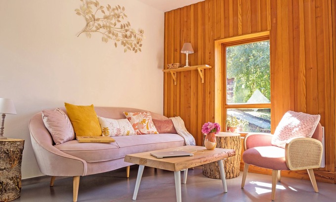 Alzon Ski Chalet | Chalet Soie in the Cévennes with terrace