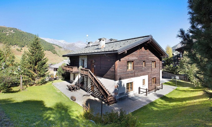 Teola Apartment | 'Chalet Sonne Apt Grande' Near the Ski Area with Mountain View, Wi-Fi, Terrace & Garden