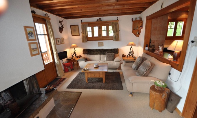 Les Posses-sur-Bex Ski Chalet | Chalet Tendre est la Nuit - 3 bedrooms - very pretty and cozy chalet just above the village of Gryon