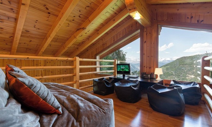 Riddes Ski Chalet | Chalet Teremok - Hot Tub & Sauna - Great for Families