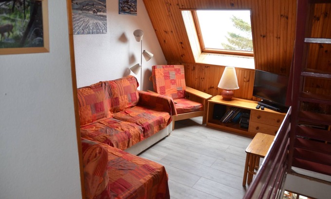 Les Angles Ski Chalet | Chalet Triplex cosy quiet edge of forest and close to shops 6 pers + BB