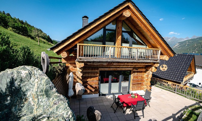 Ladis Ski Chalet | Chalet 'Tyroladis Family Chalet Frommes' with Mountain View, Private Terrace and Wi-Fi