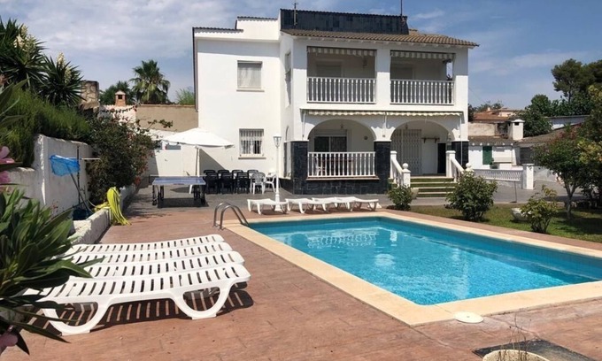 El Catllar Ski Chalet | Chalet 'Villa Con Piscina Privada' with Private Pool, Private Terrace and Wi-Fi