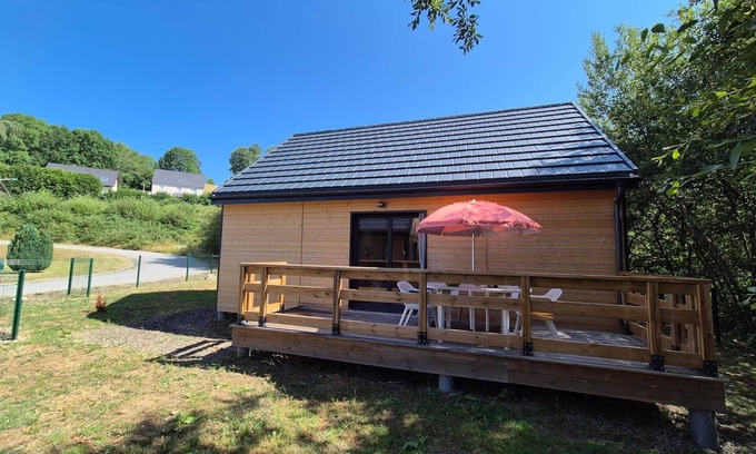 La Tour-dʼAuvergne Ski Chalet | Chalet with terrace and garden 5 minutes from the village, near lake and ski resorts